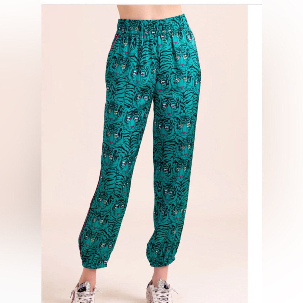 Alden Adair
Elton Pant, Party Animal
